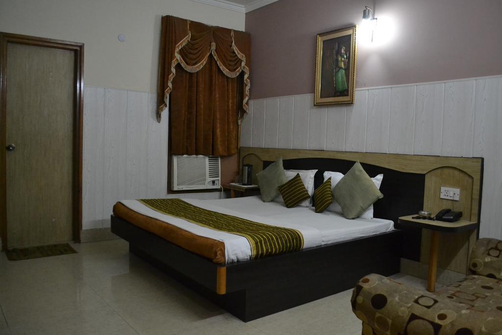 Hotel Atithi International Katra  Pokoj fotografie