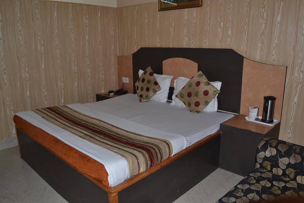 Hotel Atithi International Katra  Pokoj fotografie