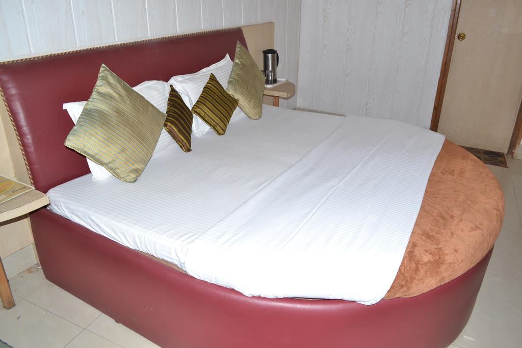 Hotel Atithi International Katra  Pokoj fotografie